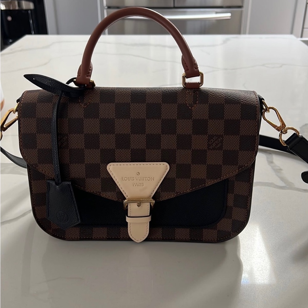 Louis Vuitton Beaumarchais- Like New